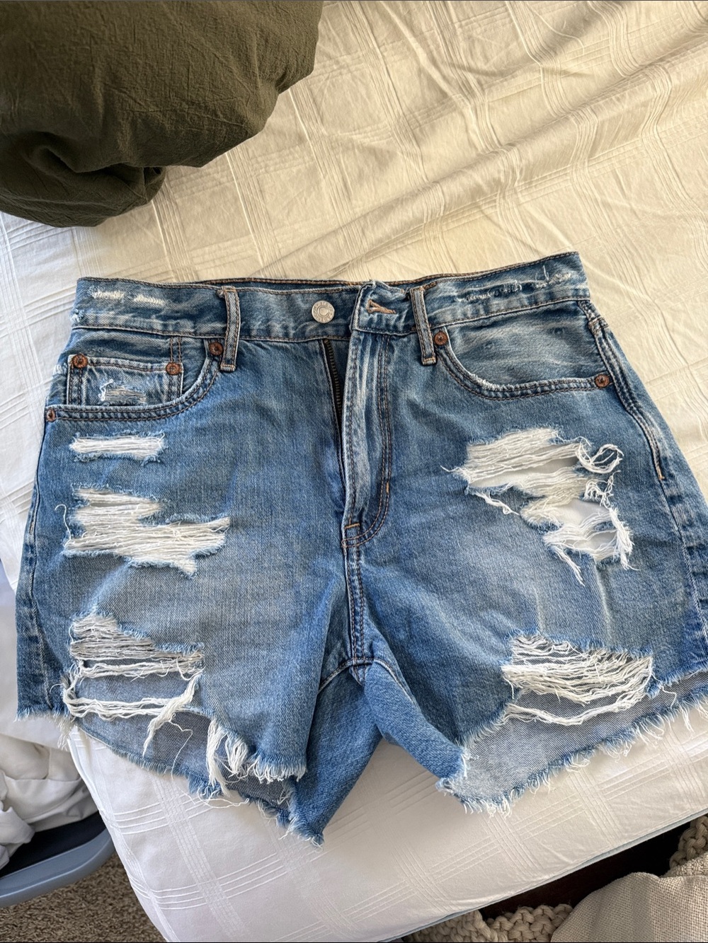 Abercrombie Distressed Women's 90s boyfriend Denim Shorts